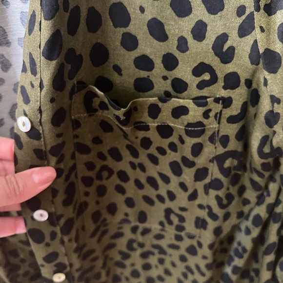 NWT ZARA Pajama Style Animal Print Satin Black Green Button Down Sz M - Picture 4 of 6
